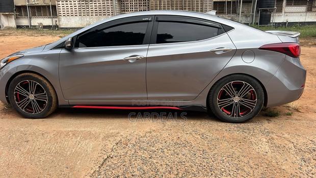 Hyundai Elantra Limited 4dr Sedan (1.8L 4cyl 6A) 2015 Silver