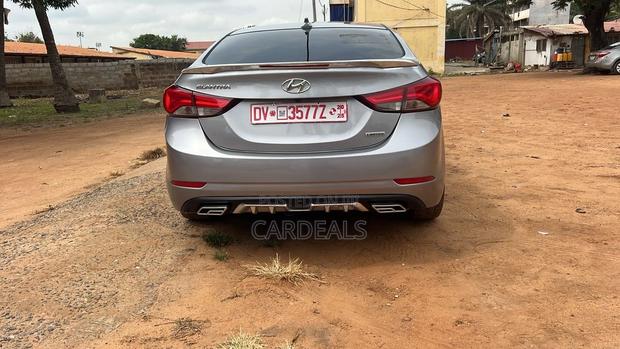 Hyundai Elantra Limited 4dr Sedan (1.8L 4cyl 6A) 2015 Silver