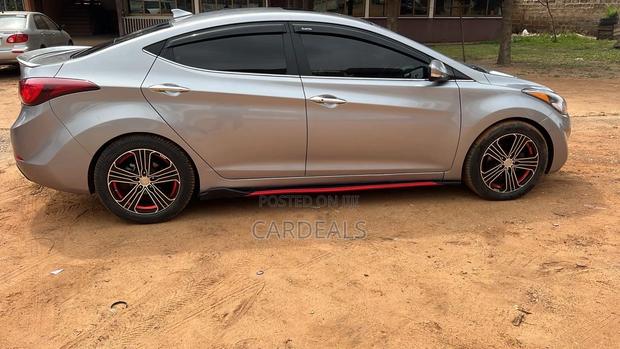 Hyundai Elantra Limited 4dr Sedan (1.8L 4cyl 6A) 2015 Silver