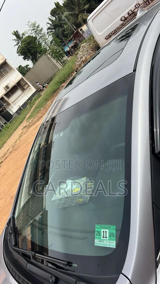 Hyundai Elantra Limited 4dr Sedan (1.8L 4cyl 6A) 2015 Silver