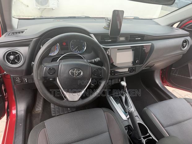 Toyota Corolla L 4dr Sedan (1.8L 4cyl CVT) 2017 Red photo 5