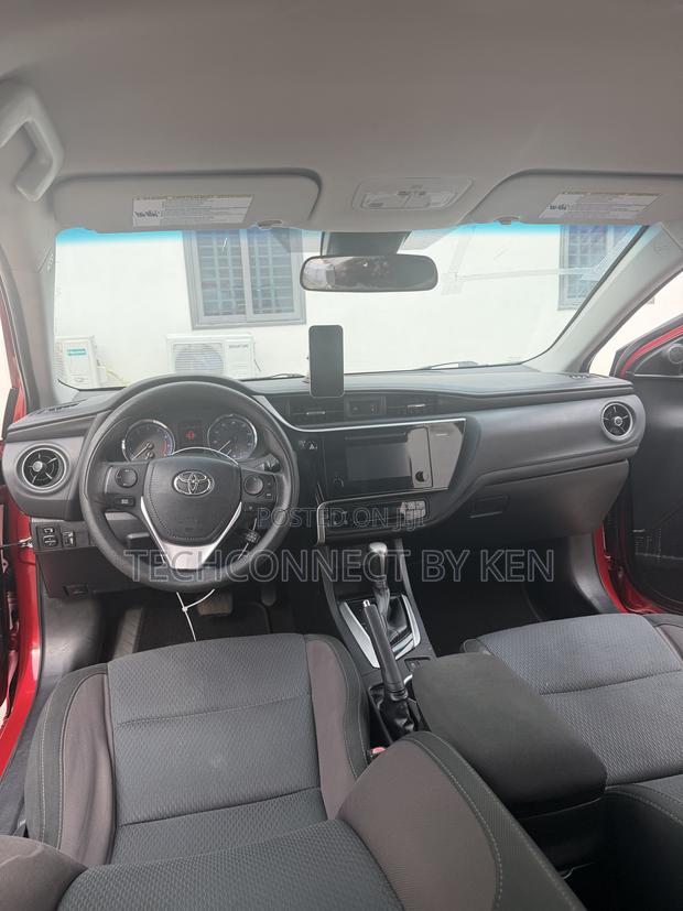 Toyota Corolla L 4dr Sedan (1.8L 4cyl CVT) 2017 Red photo 6