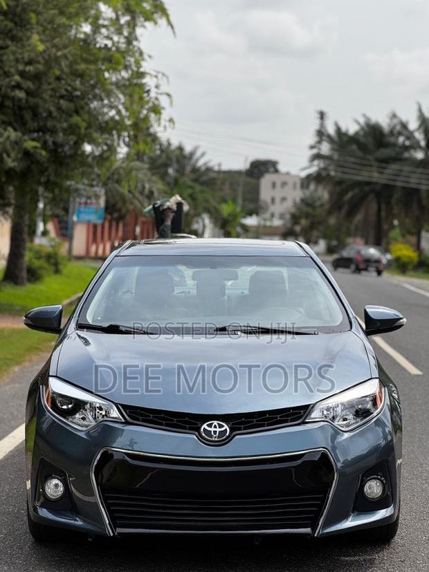 Toyota Corolla S Plus 4dr Sedan (1.8L 4cyl CVT) 2015 Gray