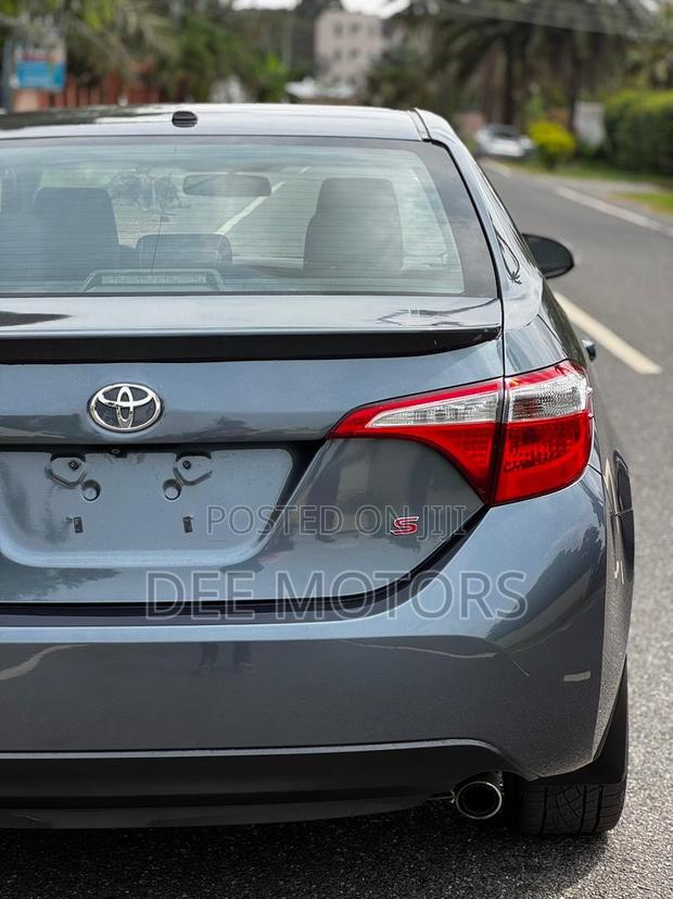 Toyota Corolla S Plus 4dr Sedan (1.8L 4cyl CVT) 2015 Gray