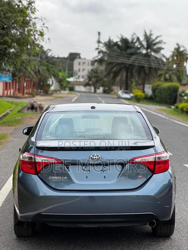 Toyota Corolla S Plus 4dr Sedan (1.8L 4cyl CVT) 2015 Gray