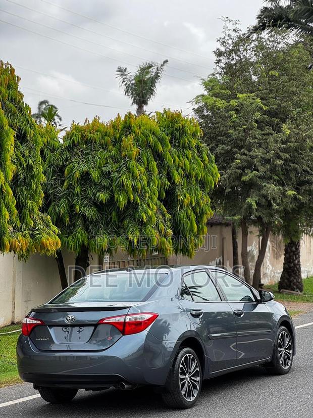 Toyota Corolla S Plus 4dr Sedan (1.8L 4cyl CVT) 2015 Gray
