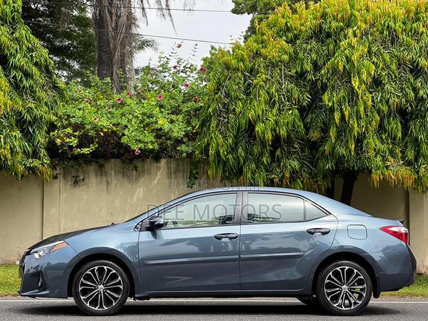 Toyota Corolla S Plus 4dr Sedan (1.8L 4cyl CVT) 2015 Gray