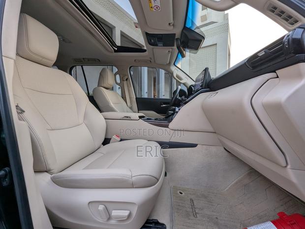 Toyota Land Cruiser 3.5 Petrol 4WD 2022 Black