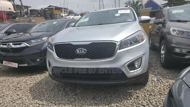 Kia Sorento 2.4L L FWD 2018 Silver photo 2