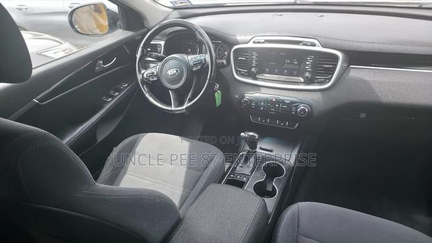 Kia Sorento 2.4L L FWD 2018 Silver photo 11