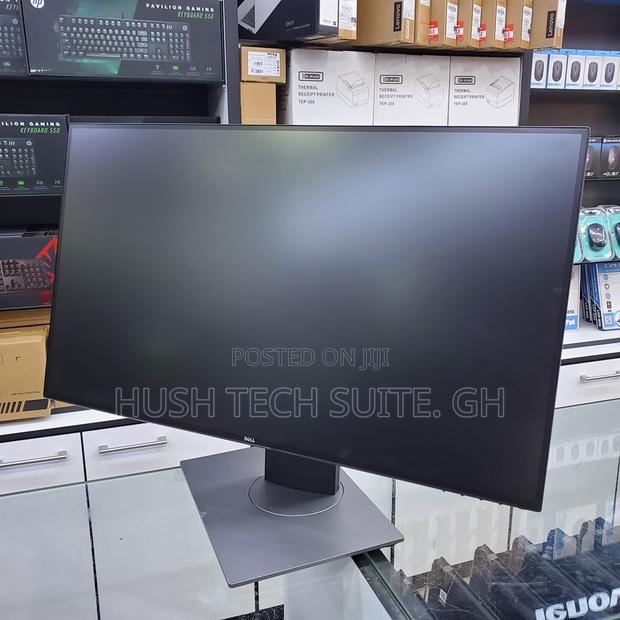 Dell 27” QHD Wide 1440p Ultrasharp Ips Monitor photo 2
