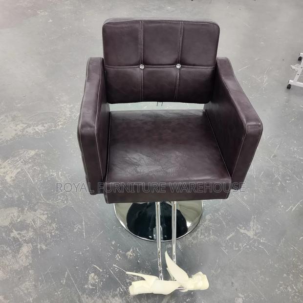 Salon / Barbering Chair photo 2