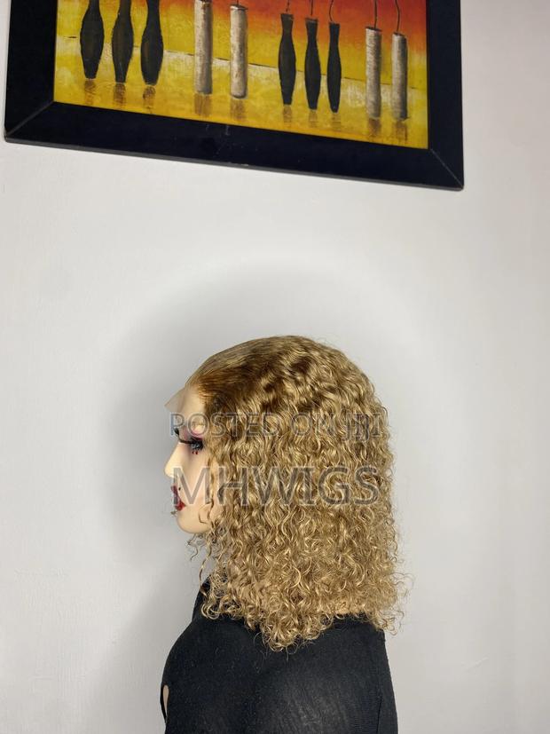 Blond Jerry Curls Unit · Photo 3