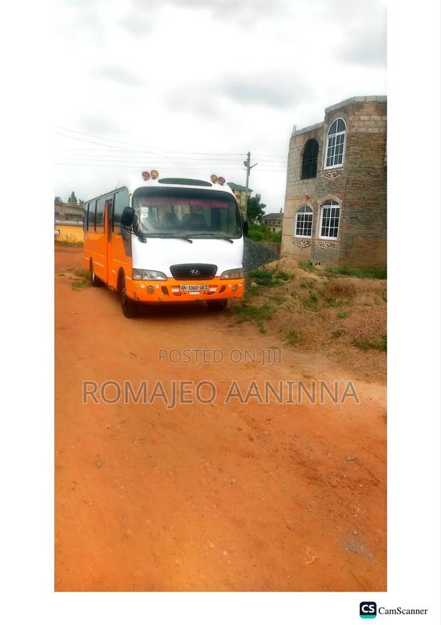 Hyundai County 2009 Orange