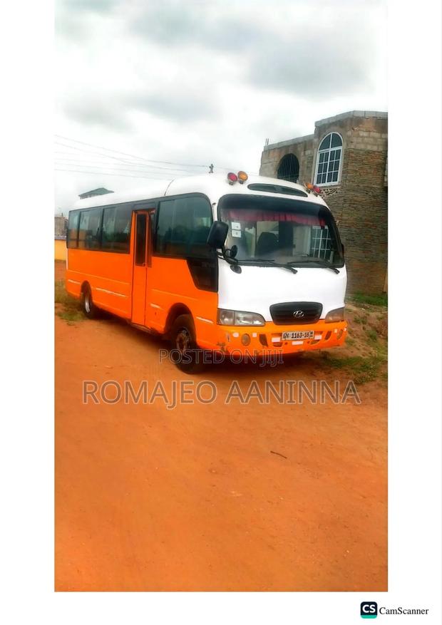 Hyundai County 2009 Orange photo 2
