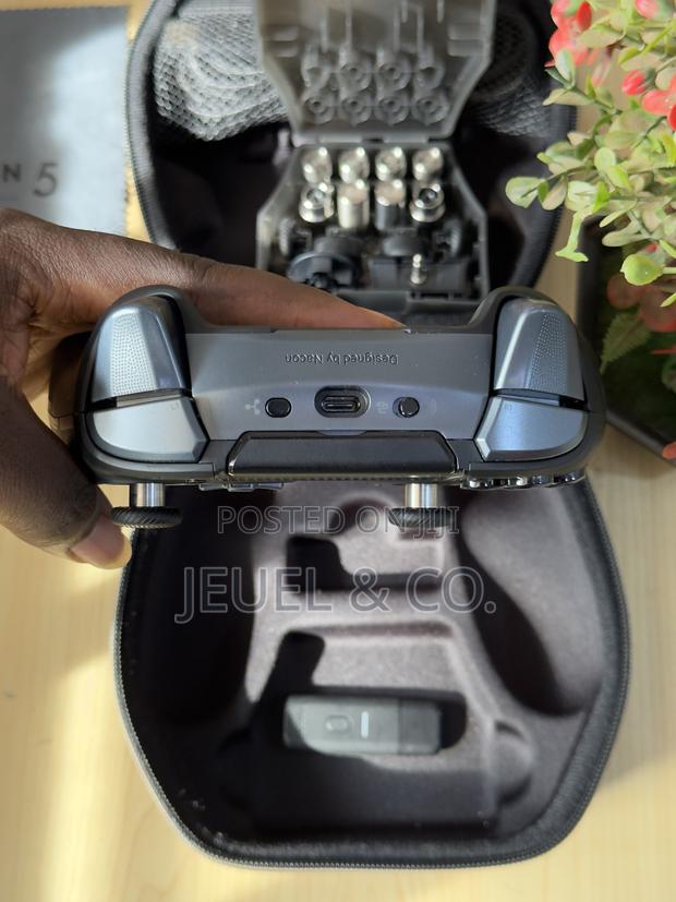 Nacon Revolution Pro 5 (Official Licensed Playstation Controller) photo 4