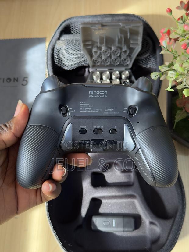 Nacon Revolution Pro 5 (Official Licensed Playstation Controller) photo 5