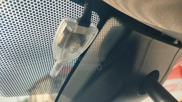 Toyota Corolla SE 4dr Sedan (1.8L 4cyl CVT) 2017 White