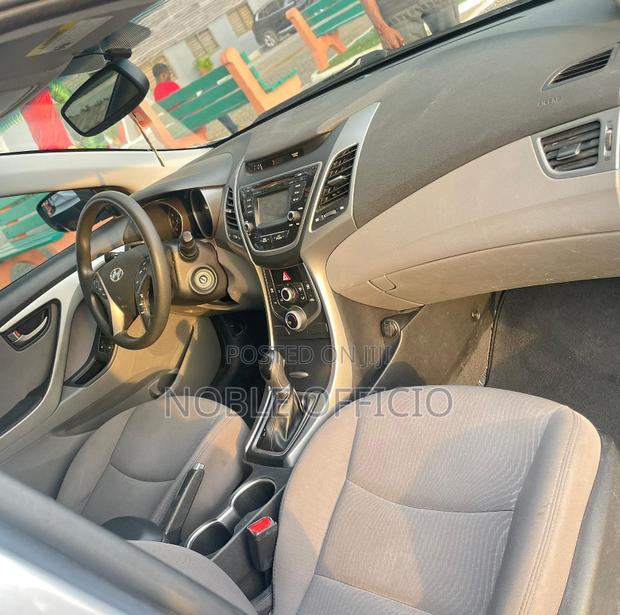 Hyundai Elantra 2015 Silver