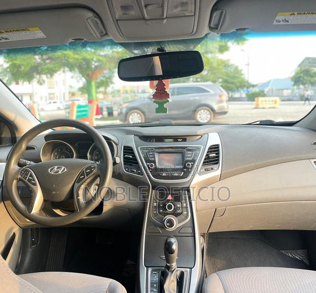 Hyundai Elantra 2015 Silver