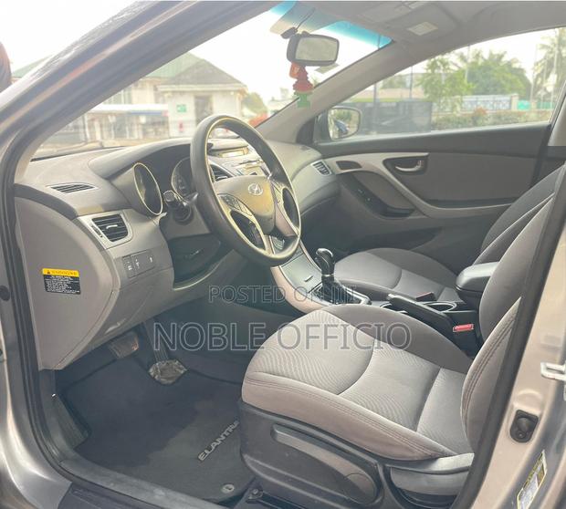 Hyundai Elantra 2015 Silver