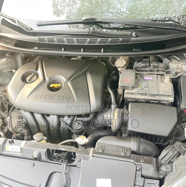 Hyundai Elantra 2015 Silver