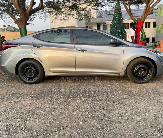 Hyundai Elantra 2015 Silver