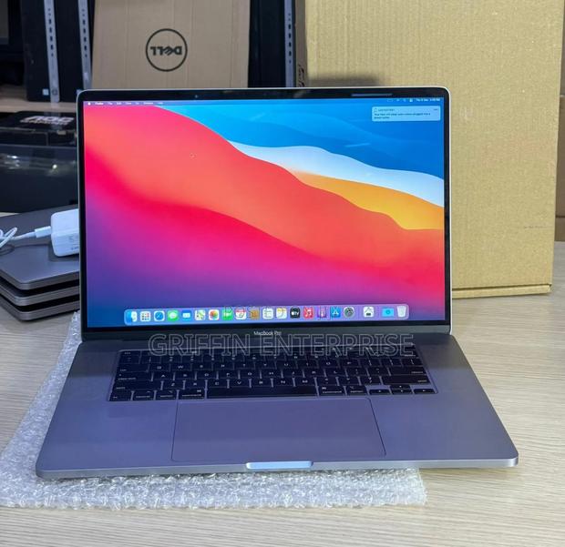Laptop Apple MacBook Pro 2018 16GB Intel Core i9 SSD 512GB