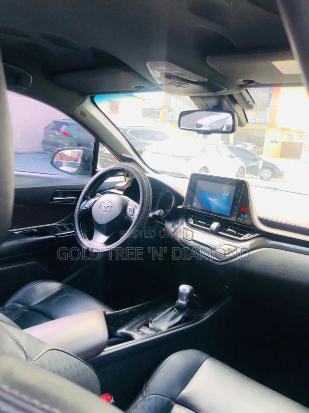 Toyota C-HR 2022 photo 5