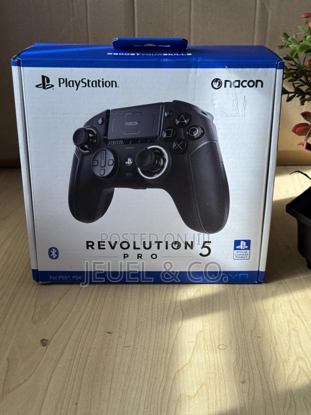 Nacon Revolution Pro 5 (Official Licensed Playstation Controller)