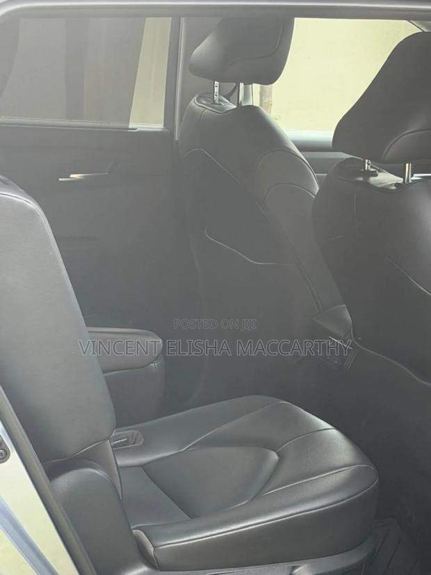 Toyota Highlander XLE AWD 2020 Blue