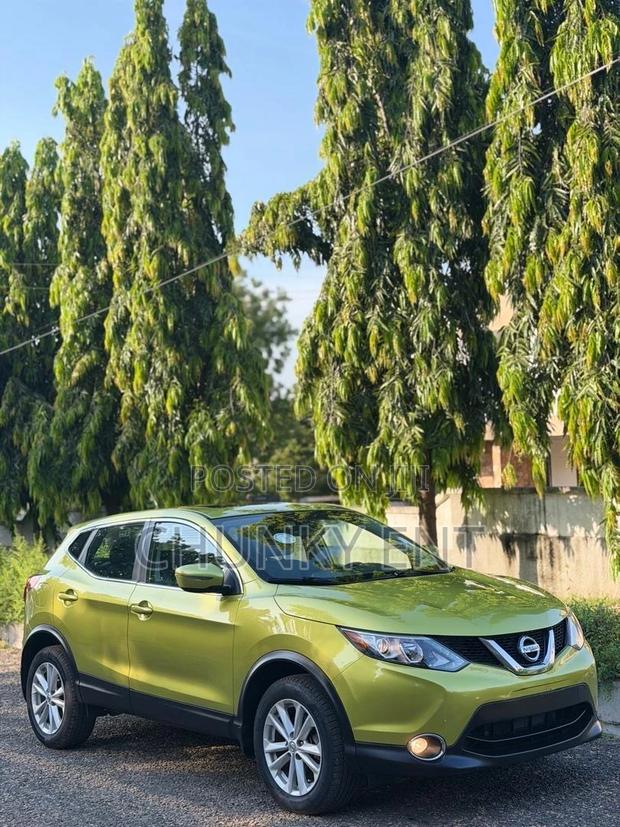 Nissan Qashqai 2018 Green