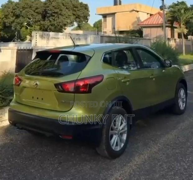 Nissan Qashqai 2018 Green