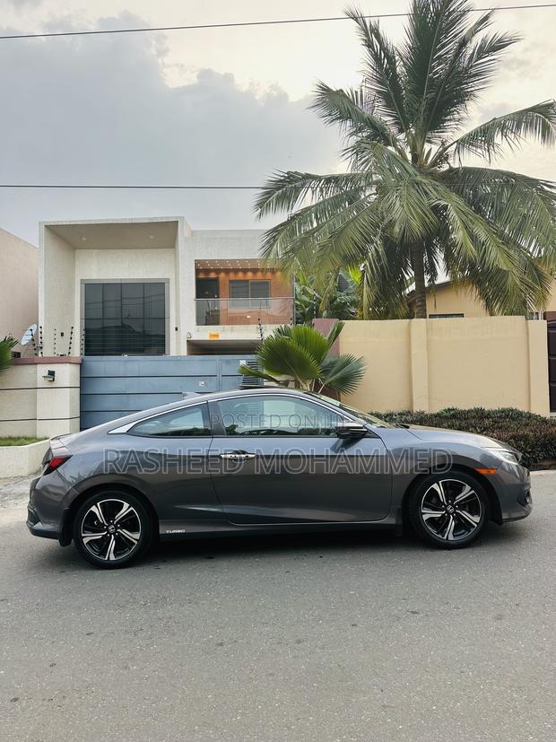 Honda Civic Sport Touring 4dr Hatchback (1.5L 4cyl) 2017 Gray