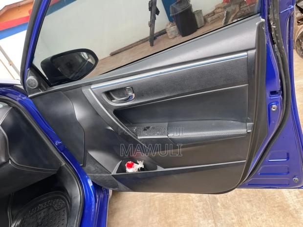 Toyota Corolla S 4dr Sedan (1.8L 4cyl CVT) 2015 Blue