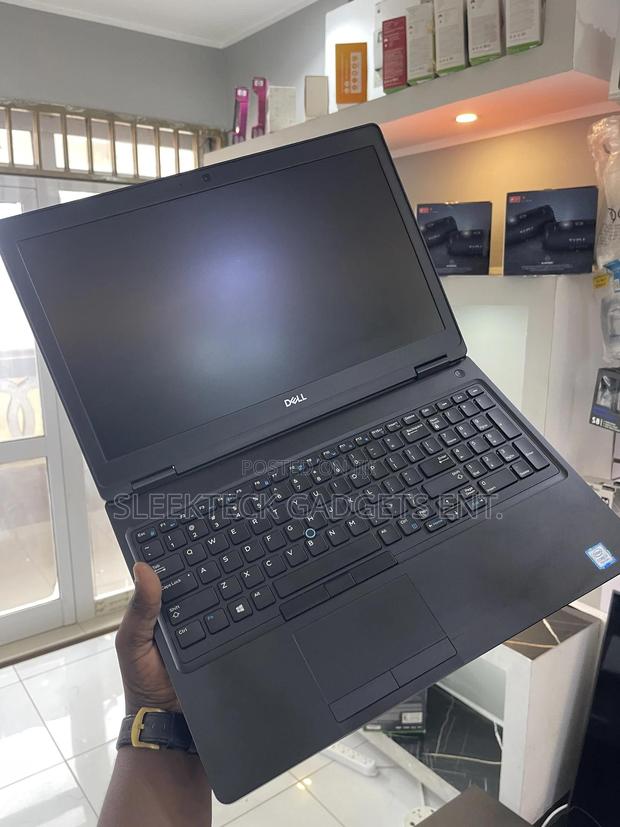 Laptop Dell Latitude 5590 16GB Intel Core i7 SSD 512GB photo 5