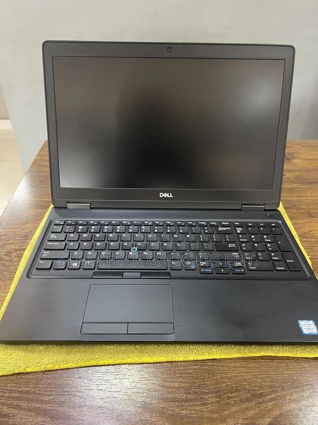 Laptop Dell Latitude 5590 16GB Intel Core i7 SSD 512GB photo 6