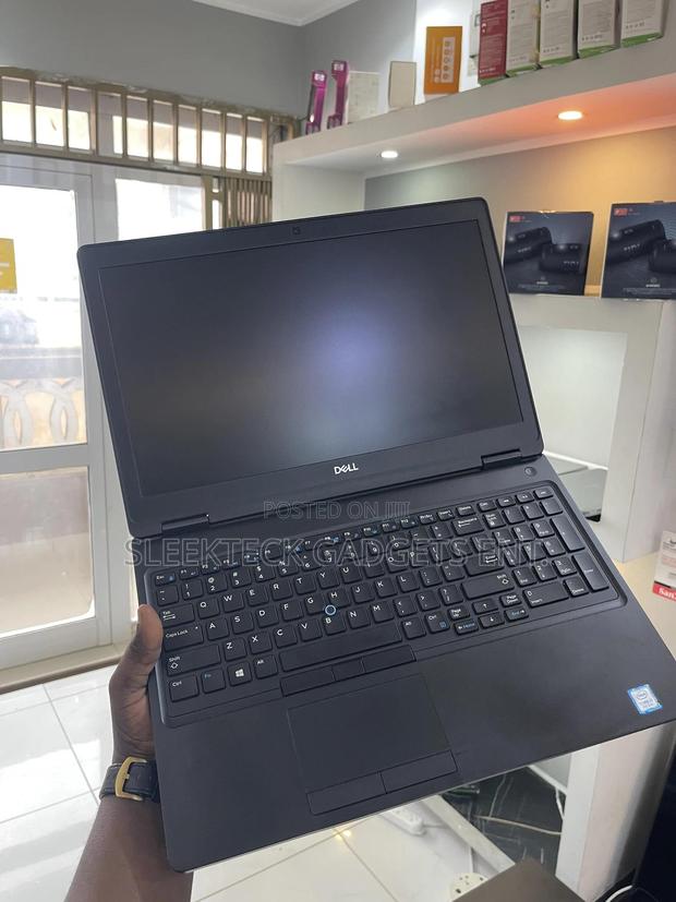 Laptop Dell Latitude 5590 16GB Intel Core i7 SSD 512GB photo 4