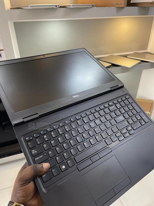 Laptop Dell Latitude 5590 16GB Intel Core i7 SSD 512GB photo 2
