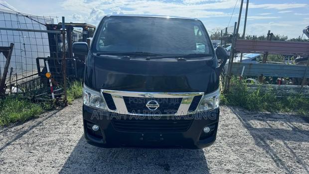 Nissan Caravan (Urvan) 2010 Black photo 4
