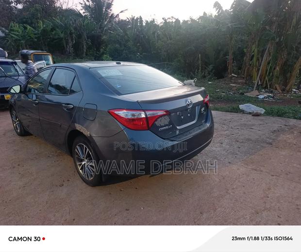 Toyota Corolla 2016 Gray