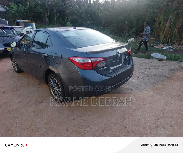 Toyota Corolla 2016 Gray