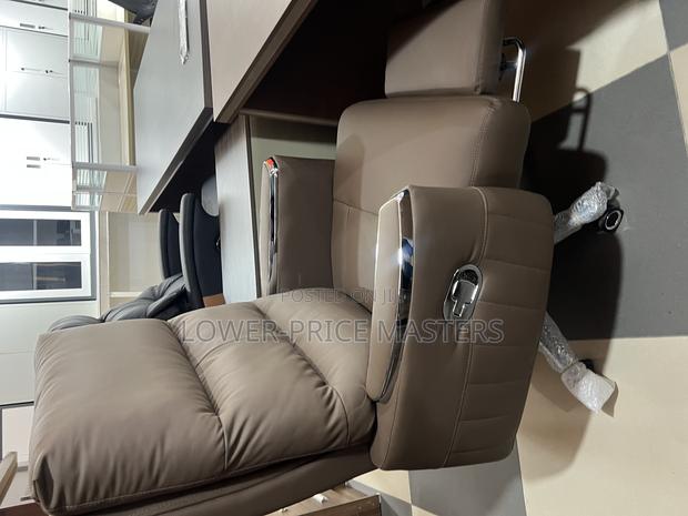 Executive Office Seat (Brown) · Photo 4