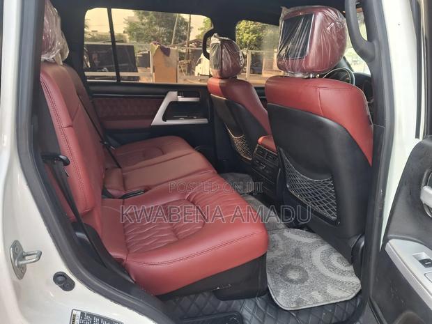 Toyota Land Cruiser 2015 White