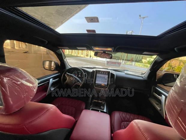 Toyota Land Cruiser 2015 White