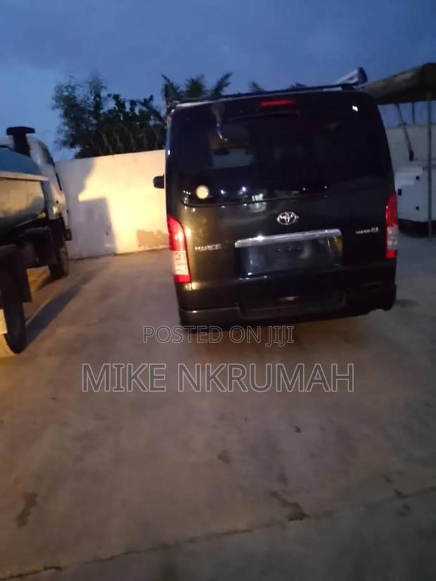 Toyota HiAce 2013 Black