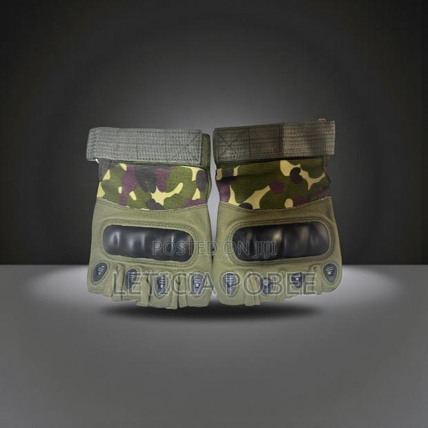 Tactical Half-fingermilitarygloves–Knuckle Protection(Camouflage Green