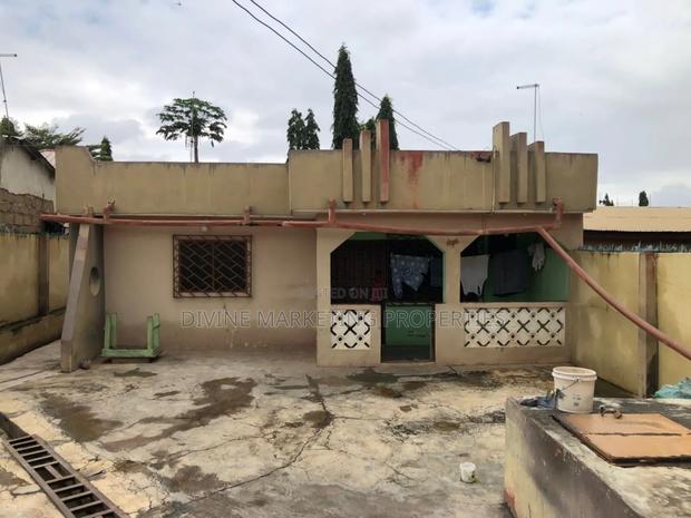 5bdrm House in Off New Market Road, Kasoa for sale · Photo 2