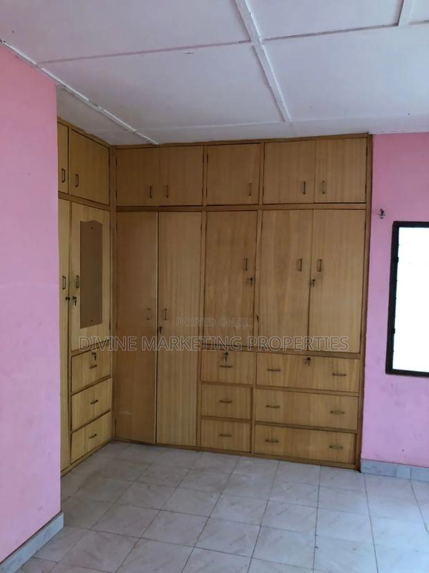 5bdrm House in Off New Market Road, Kasoa for sale · Photo 4