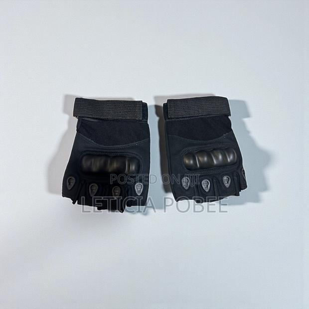 Black Tactical Half-finger Gloves With Knuckle Protection